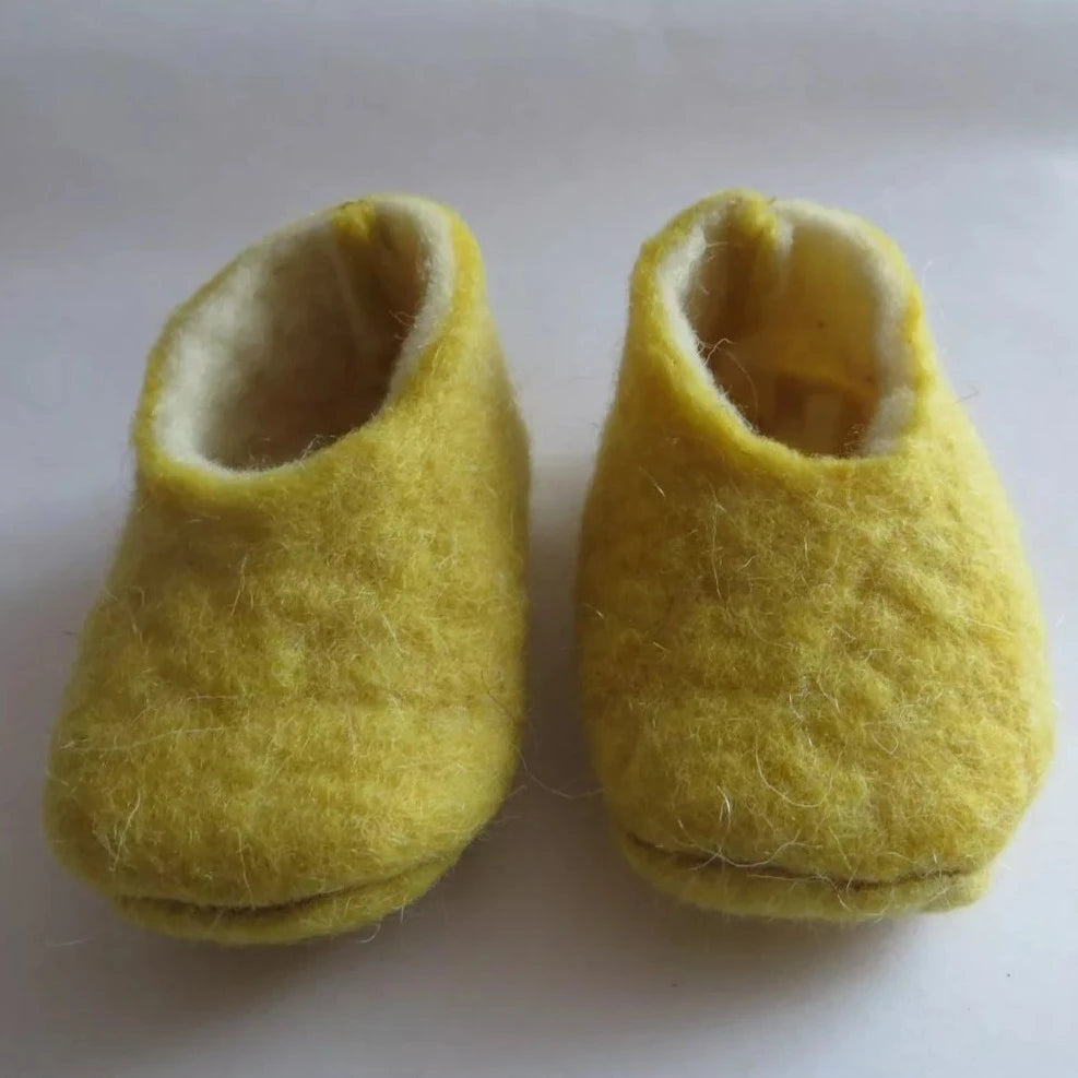 Filz Babyschuhe natürlich gefärbt