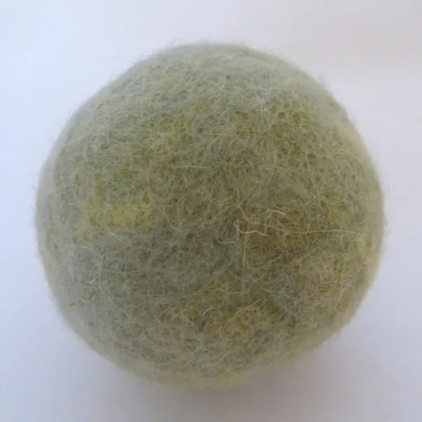bola antiestrés verde rellena de lavanda