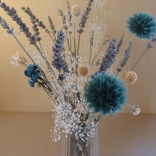 turqoise dried flowers Essential.blue