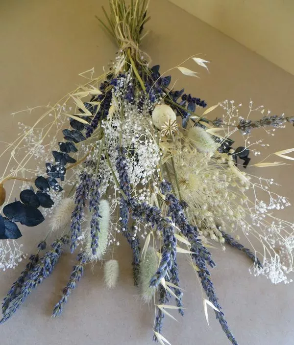 dried bouquet with lavender - sustainable christmas gifts