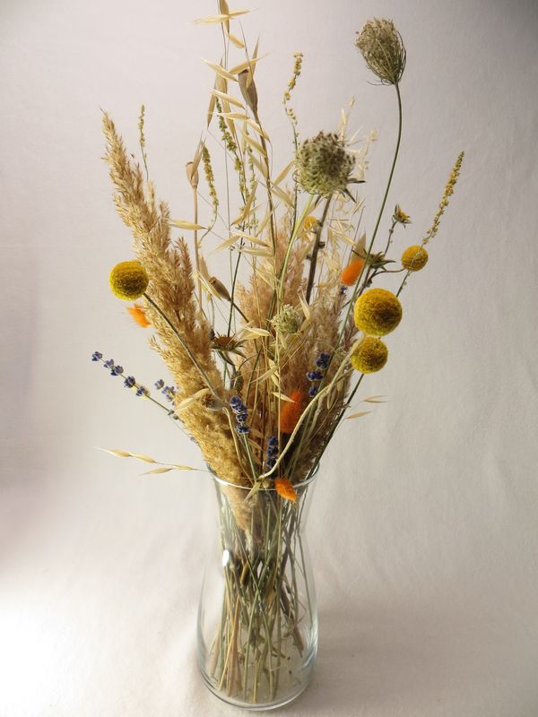 yellow is beautifull - dried flower bouquet